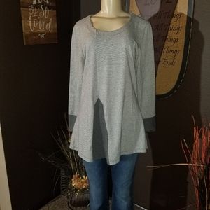 🤩 Beautiful Like New M Lur Recycled Cotton Top